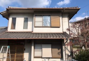 福山・外壁塗装・施工前・外壁のひび割れ